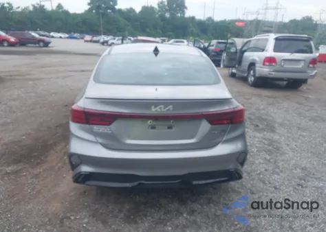 2023 Kia Forte Gt-Line z USA, uszkodzony, nr VIN 3KPF54AD7PE536837